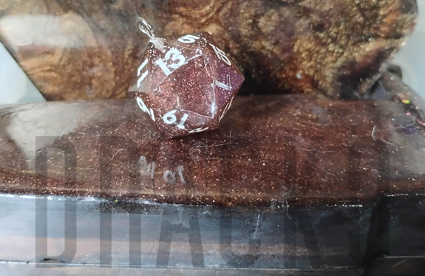 D20 Brown-Red Pendant